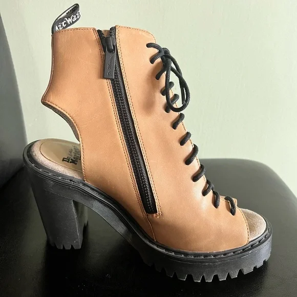 Dr. Martens Carmelita Lace-Up Heeled Boots Sz 6 - Picture 7 of 10